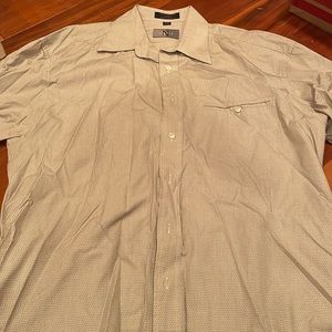 NSIGNIA BUTTON DOWN SHIRT